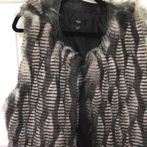 Women’s fax fur vest in awesome pattern.